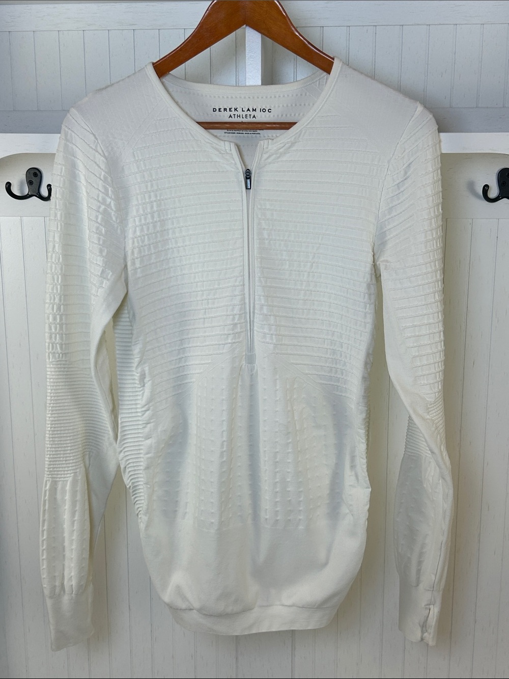Derek Lam 10 Crosby x Athleta White Half Zip Top Large Thumbholes